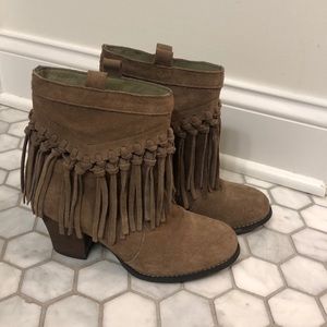 Sbicca Vintage collection size 7 fringe boots